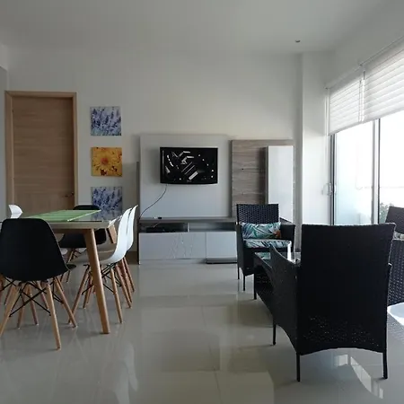 Condominio Cerca De La Playa Cartagena